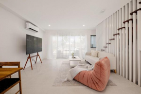 Netflix Brand new 4BR Fast NBN AC Free Parking